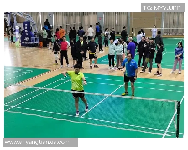 重庆羽毛球队战术解析:聚焦技术与团队协作的完美结合 重庆羽毛球队战术解析:聚焦技术与团队协作的完美结合